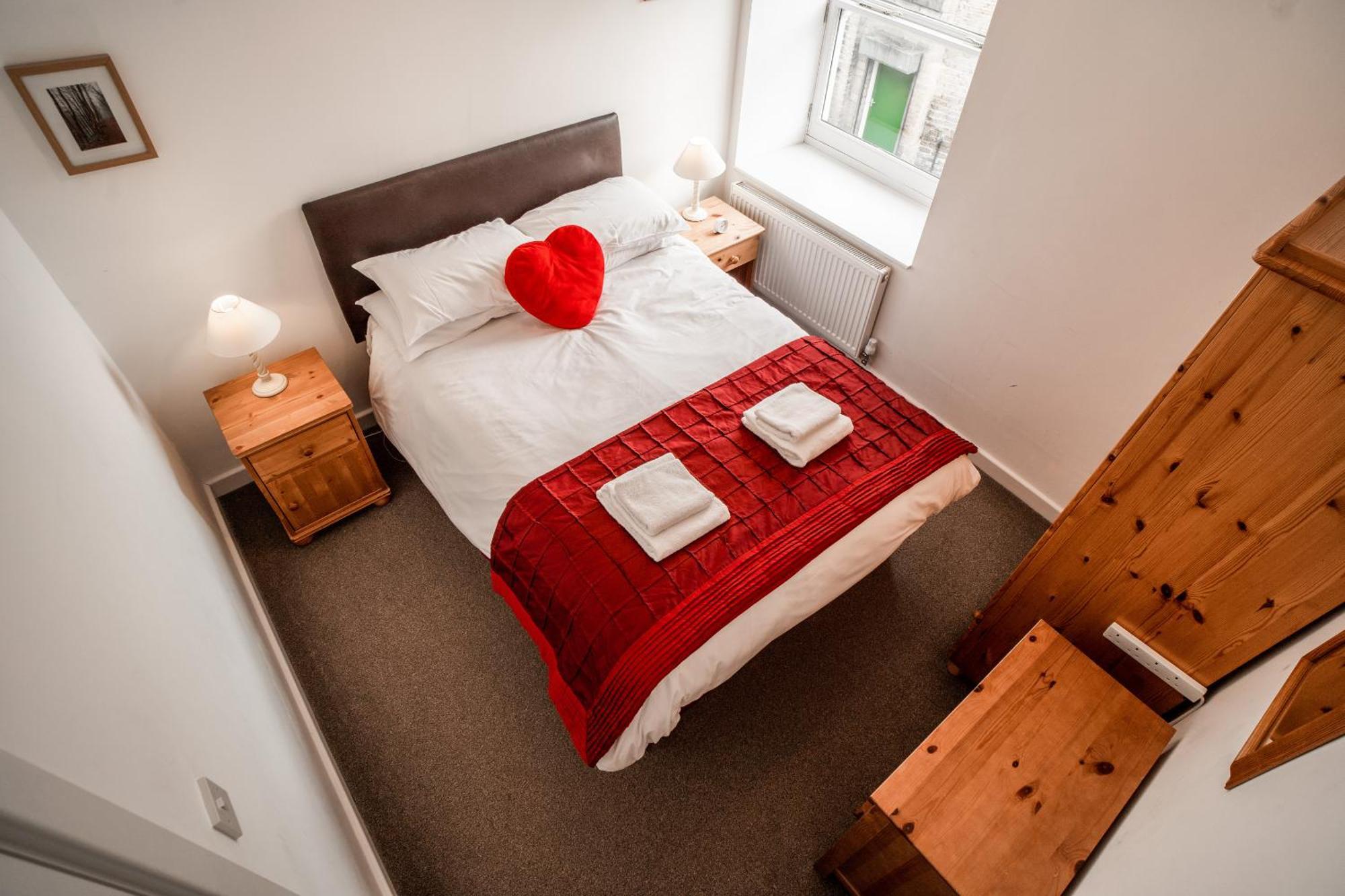 The Torrs Apartments New Mills Екстериор снимка